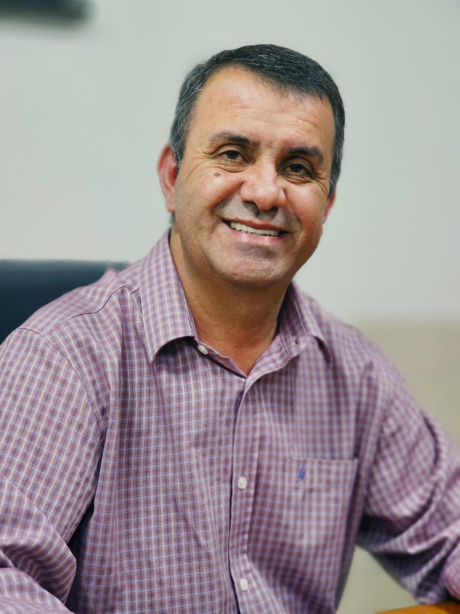 VEREADOR NETO FRIOS QUESTIONA CONTRATAÇÃO DE NEUROCIRURGIÃO PARA A REDE MUNICIPAL
