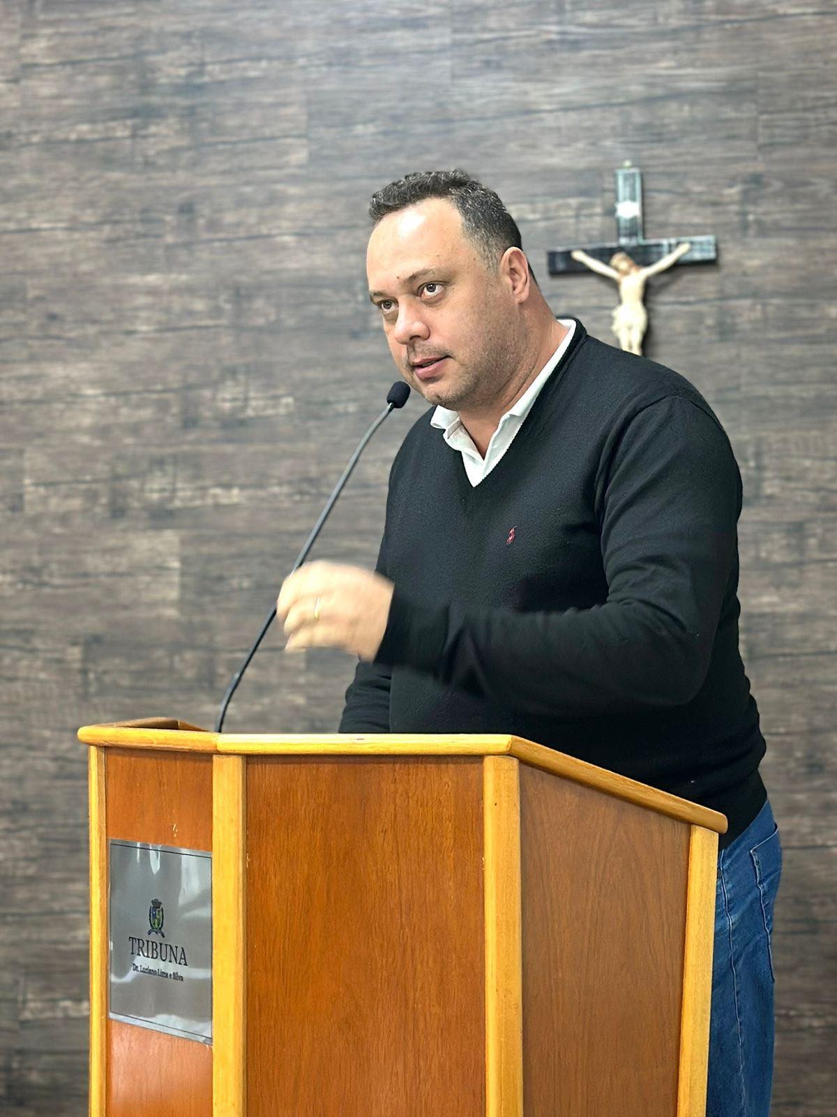 MÁRCIO DA FARMÁCIA PROPÕE CAMPANHA DE CONSCIENTIZAÇÃO SOBRE SITUAÇÃO DE RUA E DEFENDE MELHORIAS NA INFRAESTRUTURA
