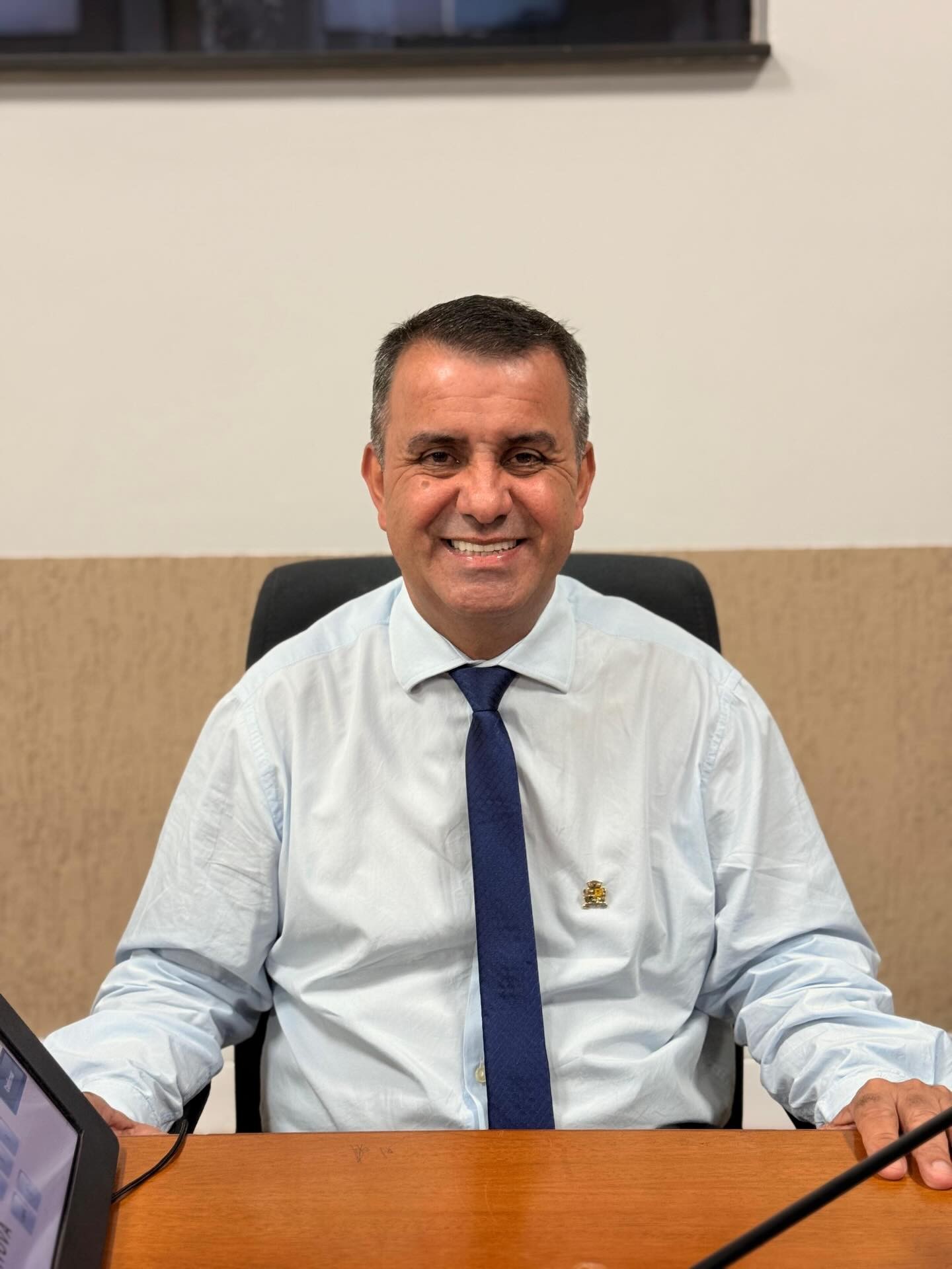 NETO FRIOS PEDE INFORMAÇÕES SOBRE MANUTENÇÃO DO VELÓRIO MUNICIPAL